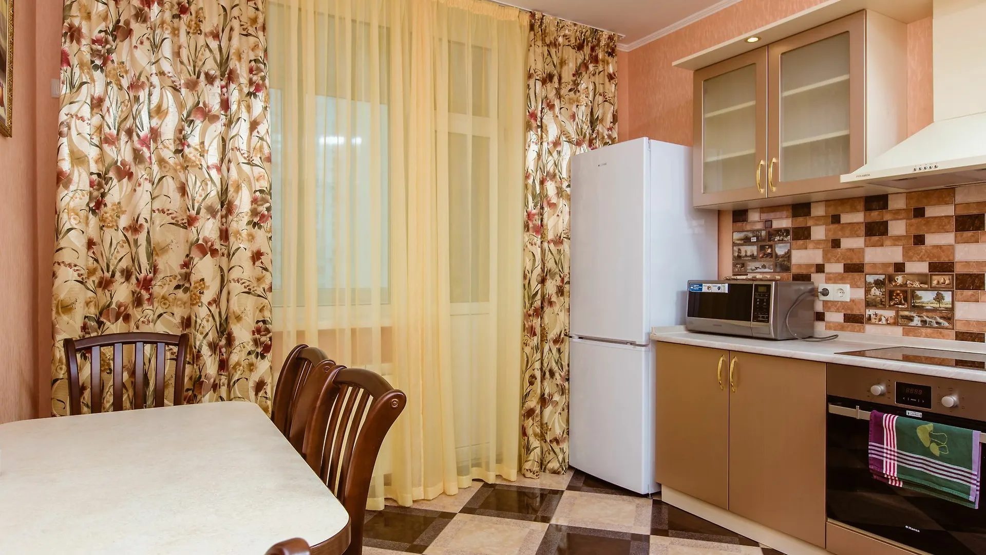 Poznyakoff Aparthotel 2*, Kyiv